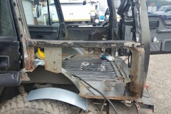 land-rover-classic-welding-restoration-1