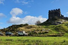land-rover-faraway-castle