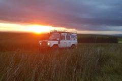 land-rover-sunset
